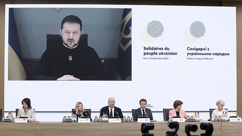 Auf der Hilfskonferenz in Paris ist auch der ukrainische Präsident Wolodymyr Selenskyj per Video zugeschaltet.