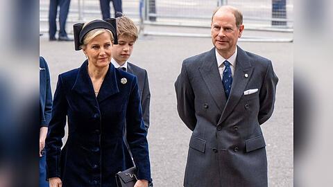 Schock für das Herzogenpaar von Edinburgh: Die Seniorin, die am 11. Mai bei einer Eskorte für Sophie angefahren worden war, ist nun verstorben.