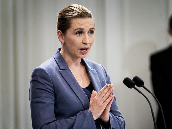 Mette Frederiksen, Premierministerin von Dänemark, erwägt, das Land nach Ostern kontrolliert und Schritt für Schritt wieder zu öffnen.