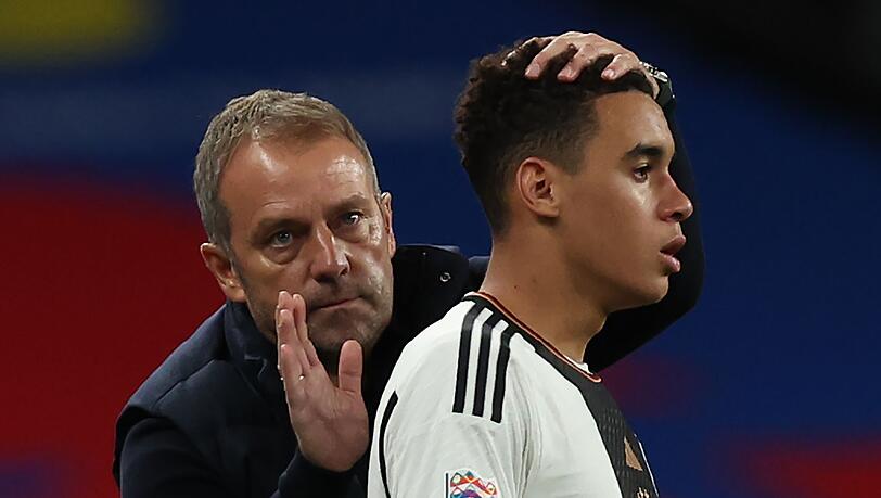 Bundestrainer Hansi Flick vertraut bei der WM auf die Überraschungsmomente im Spiel von Bayern-Profi Jamal Musiala. (Archivbild)