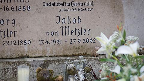 Der verurteilte Mörder von Jakob von Metzler bleibt weiter in Haft. Sein Antrag auf vorzeitige Entlassung liegt vorerst auf Eis – er hat das Prüfverfahren gestoppt. (Archivbild)