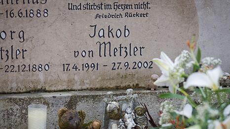 Der verurteilte Mörder von Jakob von Metzler bleibt weiter in Haft. Sein Antrag auf vorzeitige Entlassung liegt vorerst auf Eis – er hat das Prüfverfahren gestoppt. (Archivbild)