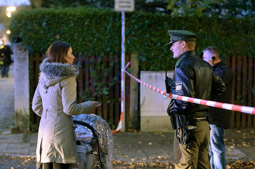Bilder von der Evakuierungsaktion der Polizei.