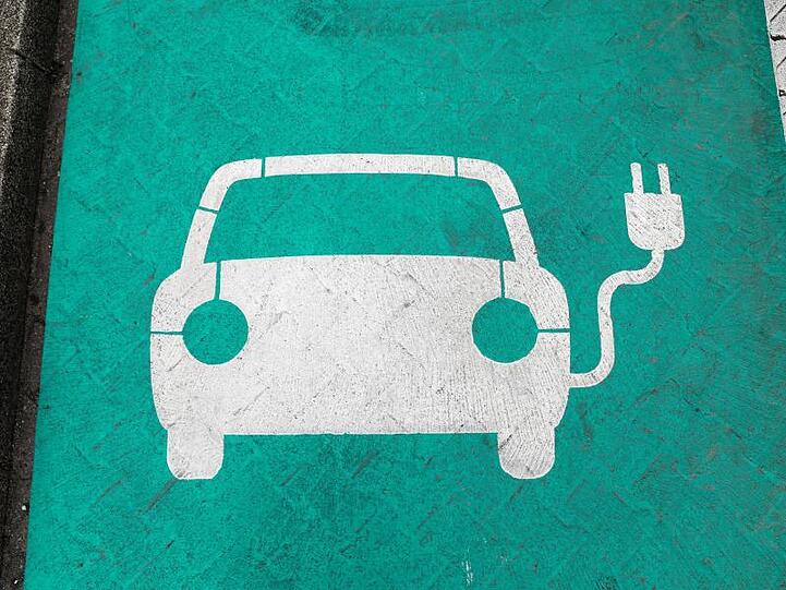 Die deutlich erhöhte Kaufprämie für Elektroautos tritt in Kraft - und zwar rückwirkend für Autokäufe seit dem 3. Juni.