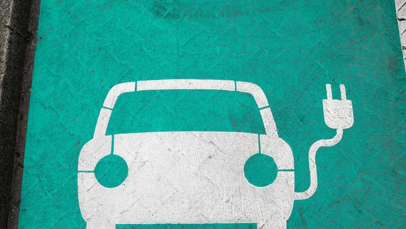 Die deutlich erhöhte Kaufprämie für Elektroautos tritt in Kraft - und zwar rückwirkend für Autokäufe seit dem 3. Juni. Die deutlich erhöhte Kaufprämie für Elektroautos tritt in Kraft - und zwar rückwirkend für Autokäufe seit dem 3. Juni.