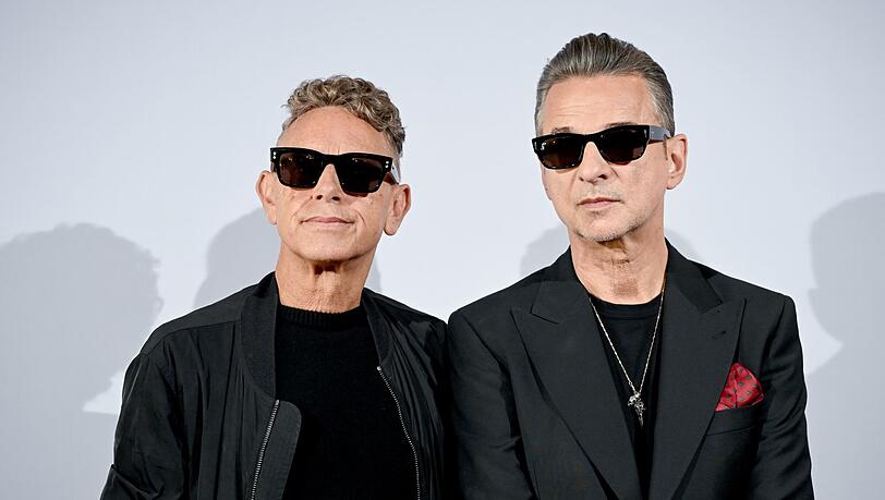 Martin Gore (l) und Dave Gahan von Depeche Mode gehen 2023 auf große Welttournee.