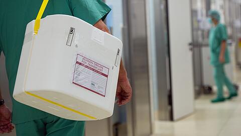 Rund 8400 Menschen stehen auf Wartelisten für eine Organspende.