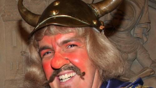 Der neue Herzog Kasimir: Kabarettist Andre Hartmann, der die Nachfolge von Faschings-Legende Walter Lindermeier antritt. Der neue Herzog Kasimir: Kabarettist Andre Hartmann, der die Nachfolge von Faschings-Legende Walter Lindermeier antritt.