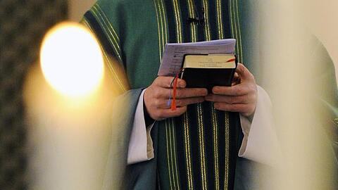 Wieder wurde ein Fall sexuellen Missbrauchs in der katholischen Kirche bekannt (Symbolbild).