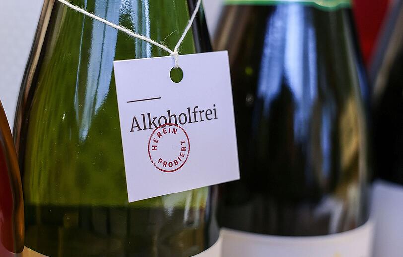 Längst gibt es auch alkoholfreien Wein. (Archivbild)