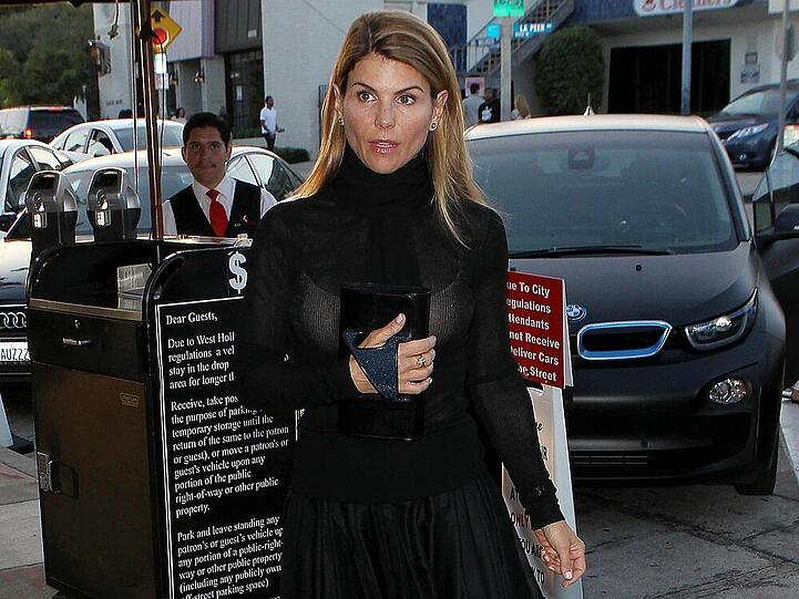 Erwischt! Lori Laughlin und ihr BH-Blitzer