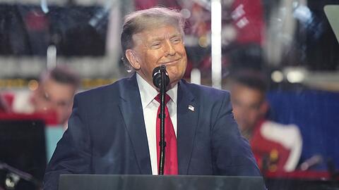 Trump lobt zum Auftakt der Feierlichkeiten vor allem seine eigene Politik.