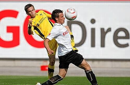 Sieht so ein Foul aus? Sicher nicht. Edgar Prib lässt Zoltan Stieber absolut in Ruhe.