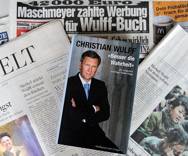 ...im niedersächsischen Landtagswahlkampf eine Anzeigenkampagne für ein Buch bezahlt hat, in dem Wulff sein Leben schildert. Dieser soll aber von den Zahlungen nichts gewusst haben.