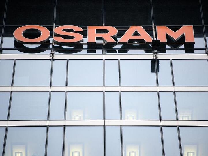 Das Osram-Logo an der Zentrale der Firma Osram. Foto: Matthias Balk/dpa/Archivbild