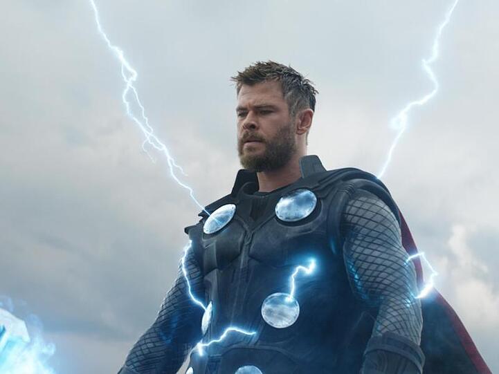 In "Avengers: Endgame" spielt Chris Hemsworth den Superhelden Thor. Bei den US-Publikumspreisen musste er in der Kategorie "Bester Schauspieler" allerdings Robert Downey Jr. den Vortritt lassen.