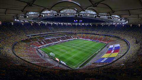 65.000 Zuschauer passen rein, während der EM ist das Bukarester Nationalstadion wegen der Corona-Maßnahmen nur zur Hälfte belegt.