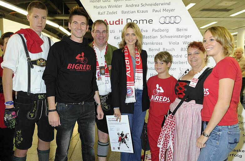 ...mit Basketball-Fans.