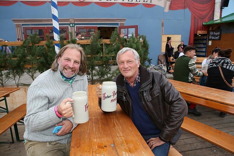 Thomas Becker und Josef Brustmann im Herzkasperl-Zelt