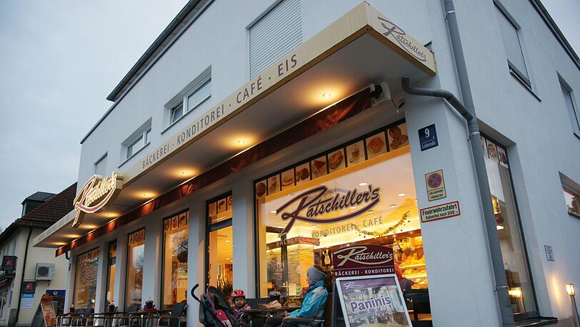 Ein Kunde gab den Mitarbeitern einer Bäckerei in Haar Rätsel auf - einem Angestellten wurde es zu bunt: Er rief die Polizei. Ein Kunde gab den Mitarbeitern einer Bäckerei in Haar Rätsel auf - einem Angestellten wurde es zu bunt: Er rief die Polizei.
