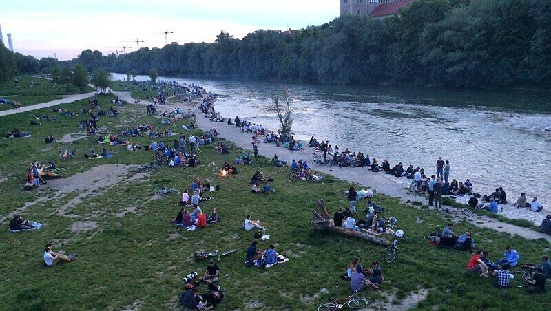 Grillen ist hier verboten. Aber nicht jeder hält sich daran. Grillen ist hier verboten. Aber nicht jeder hält sich daran.