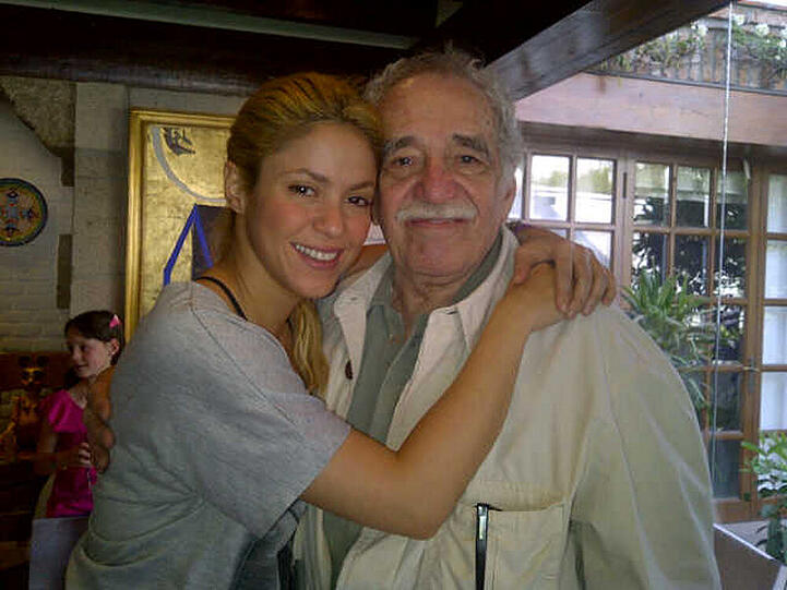 Das gemeinsame Bild mit dem Autor Gabriel Garcia Marquez postete Shakira auf ihrer Twitter-Seite