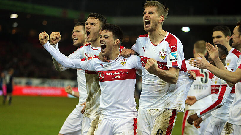 Der VfB Stuttgart setzt sich durch den Sieg gegen Heidenheim an der Tabellenspitze fest.