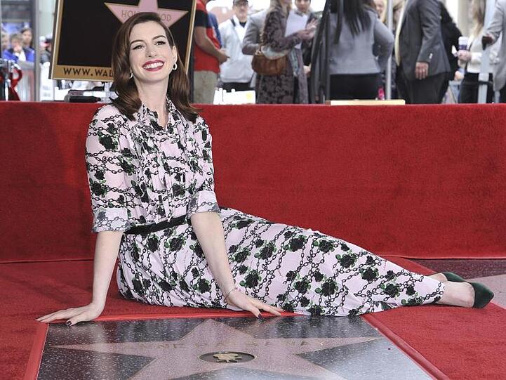 Anne Hathaway hat ihren Stern auf dem Hollywood Walk of Fame.