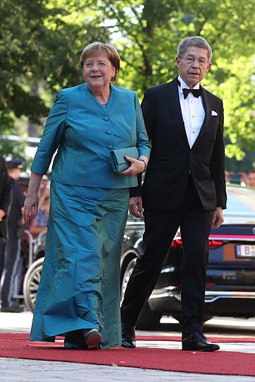 Angela Merkel (l, CDU), ehemalige Bundeskanzlerin, und ihr Mann Joachim Sauer. Angela Merkel (l, CDU), ehemalige Bundeskanzlerin, und ihr Mann Joachim Sauer.