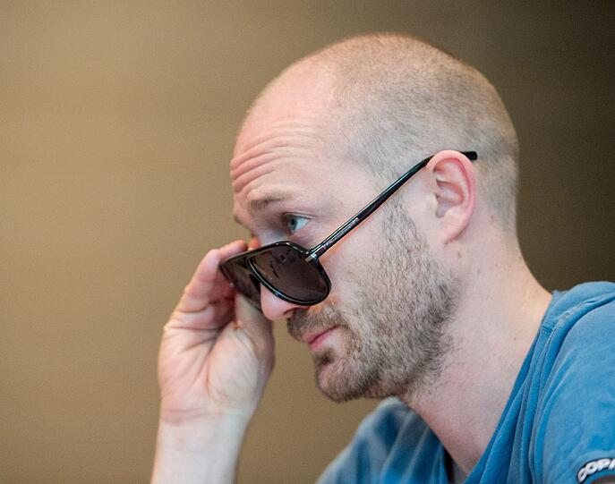 Gut gelaunt, aber noch etwas müde (deshalb die Sonnenbrille): Paul Kalkbrenner im "Charles".