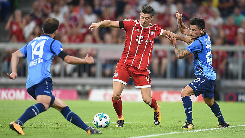 Die Bayern um Robert Lewandowski (m.) konnten das Hinspiel in der Allianz Arena mit 3:1 gewinnen.