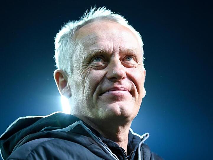Der SC Freiburg hat den Vertrag mit Trainer Christian Streich verlängert.