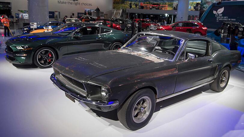 Ford präsentierte den Mustang Bullit. Und stellte einen alten Mustang daneben.