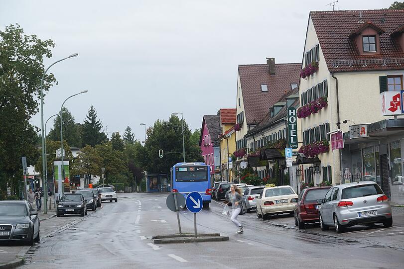 Der Ortskern soll belebt werden. So sieht es an der Truderinger Straße heute aus.