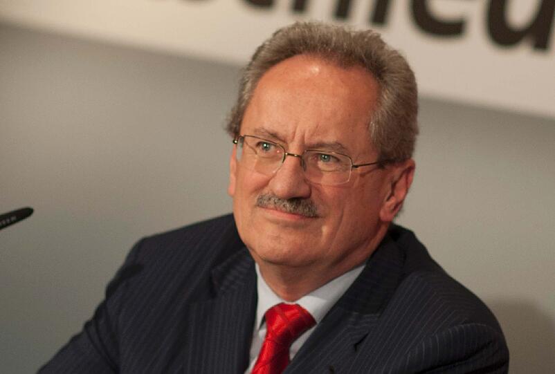 Der Münchner Oberbürgermeister Christian Ude (SPD) hat sich erneut skeptisch zu dem geplanten Bau einer neuen Konzerthalle in der Landeshauptstadt geäußert.
