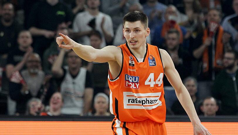 David Krämer spielte von 2014 bis 2019 für Ratiopharm Ulm. David Krämer spielte von 2014 bis 2019 für Ratiopharm Ulm.