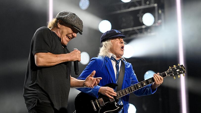Brian Johnson und Angus Young im Olympiastadion. Brian Johnson und Angus Young im Olympiastadion.