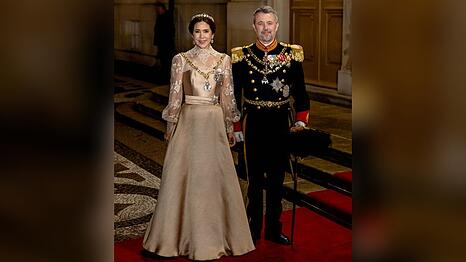 Das d&auml;nische K&ouml;nigspaar beim Empfang in Kopenhagen.