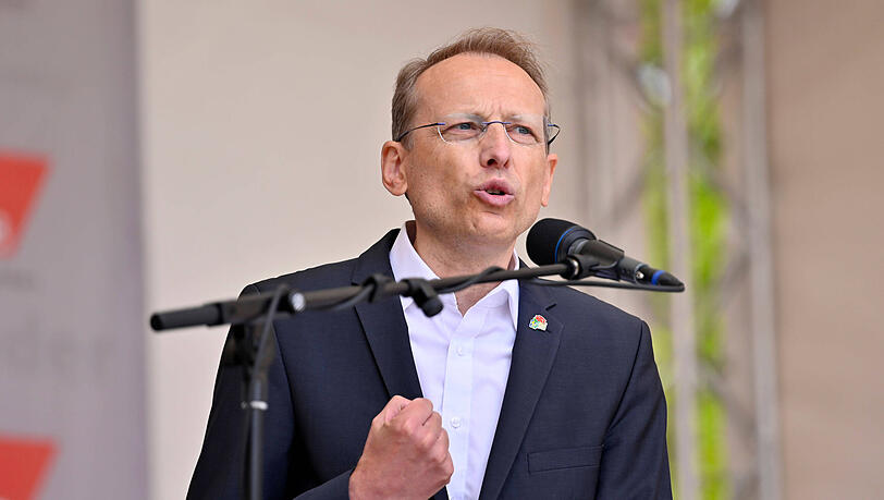 Bernhard Stiedl bei einer Kundgebung des DGB zum Tag der Arbeit (Archiv). Die Gewerkschaften rufen zum bundesweiten Protest gegen die Reformpl&auml;ne der Bundesregierung Ende September auf.