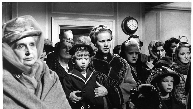 „A Night To Remember“ – Eric Ambler schrieb das Drehbuch für den englischen Kinofilm von 1958. „A Night To Remember“ – Eric Ambler schrieb das Drehbuch für den englischen Kinofilm von 1958.