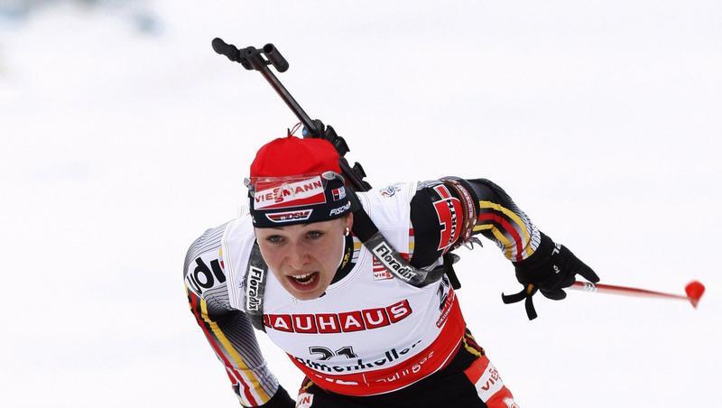 Daheim in Wallgau hat sie kaum noch Ruhe: Biathlon-Star Magdalena Neuner denkt an Flucht. Daheim in Wallgau hat sie kaum noch Ruhe: Biathlon-Star Magdalena Neuner denkt an Flucht.