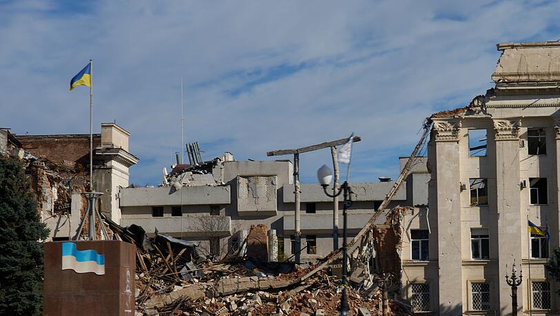 Ständiger russischer Beschuss und Drohnenangriffe gehören im südukrainischen Gebiet Cherson zum traurigen Alltag. (Archivbild) Ständiger russischer Beschuss und Drohnenangriffe gehören im südukrainischen Gebiet Cherson zum traurigen Alltag. (Archivbild)