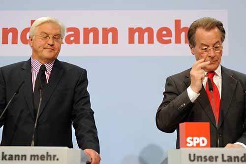 Seit an Seit: Steinmeier und Müntefering im Willy-Brandt-Haus.