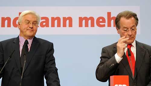 Seit an Seit: Steinmeier und Müntefering im Willy-Brandt-Haus.