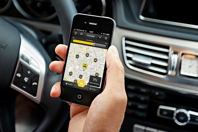 Mit der App Mytaxi kann ein Taxler auf seinem Smartphone sehen, wie viel Kollegen für eine Fahrt bieten.