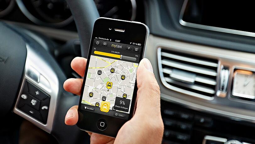 Mit der App Mytaxi kann ein Taxler auf seinem Smartphone sehen, wie viel Kollegen für eine Fahrt bieten. Mit der App Mytaxi kann ein Taxler auf seinem Smartphone sehen, wie viel Kollegen für eine Fahrt bieten.