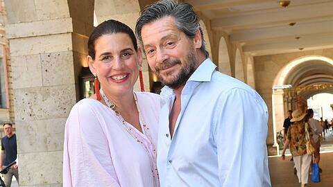 Elena Uhlig und Fritz Karl sind seit 2023 verheiratet.