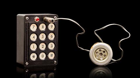 Die Blue Box, mit denen man das Telefonsystem manipulieren konnte, war das erste kommerzielle Projekt von Steve Wozniak und Steve Jobs. Handout: Bonhams/dpa