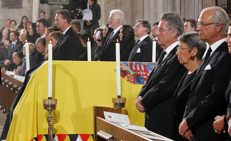 In einer zweiwochigen Zeremonie nehmen, Adlige, Freunde, Prominente und ganz Wien von Otto von Habsburg-Lothringen Abschied.