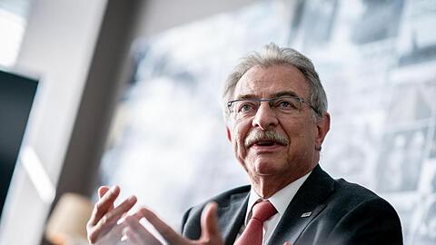 Das Ordervolumen steigt bei den Indusstrieaufträgen, doch Dieter Kempf, Präsident des Bundesverbandes der Deutschen Industrie (BDI), erwartet im Herbst noch keinen Aufschwung.